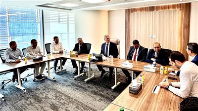 وزير البترول والثروة المعدنية يتفقد مقر شركة إنبي في أبوظبي