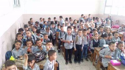 عجز المعلمين يربك المدارس ووزير التعليم يلجأ للحلول المؤقتة