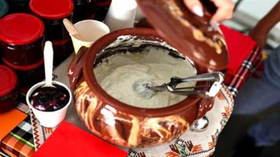 زبادي مومشيلوفتسي.. سر قرية بلغارية يجذب آلاف الصينيين سنويا