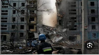 اصطدام مسيرة في مبنى سكني ببلدة فيشجورود شمال كييف 