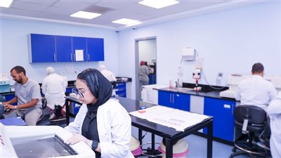 تعاون دولي لشفاء الأورمان مع معمل بريطاني لتعزيز دقة التشخيص الباثولوجي