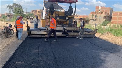 رصف طريق السنطة – شنراق لخدمة صناعة الزبيب والتصدير بالغربية