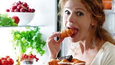 باحثون يحذرون.. الرغبات الغذائية الغريبة قد تكون علامة مبكرة على مرض خطير