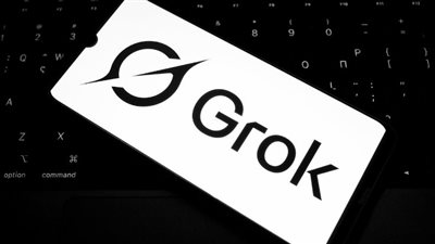  البيت الأبيض يضغط لإدراج Grok ضمن قائمة موردي الذكاء الاصطناعي 