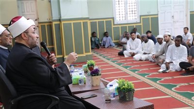  د. عبد الفتَّاح العواري: النبي ﷺ جمع بين صفاء البشريَّة وكمال الرسالة