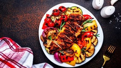 طريقة عمل الدجاج المشوي بالخضار