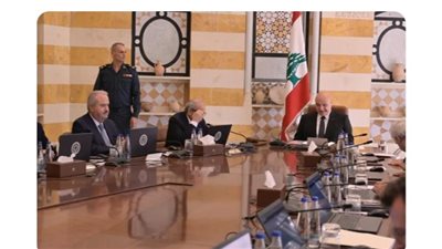 انسحاب 5 وزراء من جلسة الحكومة اللبنانية لبحث خطة حصر السلاح