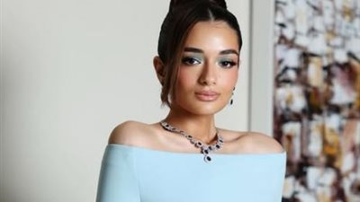 ملك أحمد زاهر تشبه الفراشة بالحرير (صور)