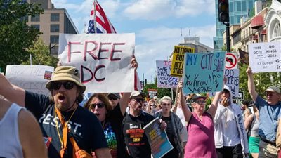 سكان واشنطن يتظاهرون ضد نشر قوات الحرس الوطني