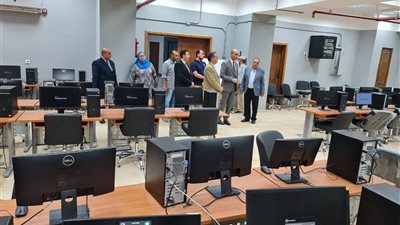 رئيس جامعة دمنهور يتفقد كليتي الهندسة والتربية للطفولة المبكرة 