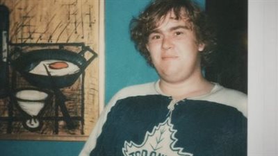 كندا تكرم أيقونة الكوميديا جون كاندي في عرض مؤثر لفيلمه الوثائقي