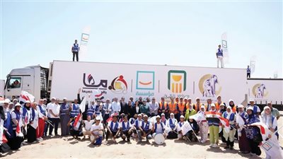 «الأهلى المصرى» يوزع 20 ألف كرتونة فى حلايب وشلاتين وأبورماد