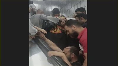 أحد ذوي الهمم استخدام المصعد بشكل خطأ.. المترو يكشف تفاصيل سقوط ركاب على السلم الكهربائي