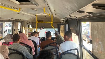 محافظ الدقهلية: خطة شاملة لزيادة أعداد باصات النقل الجماعي داخل المنصورة