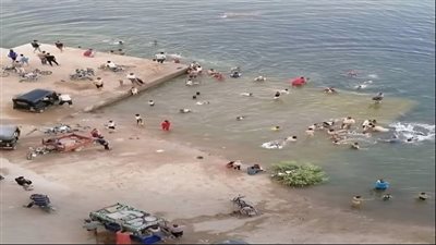 مصيف الغلابة في الوليدية.. حين يتحول النيل إلى شاطئ مفتوح لأهالي أسيوط