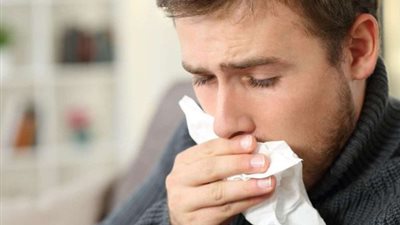 طبيبة توضح الأسباب الشائعة لسعال الدم