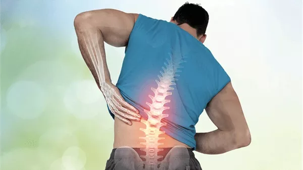 دراسة تكشف العلاقة بين قلة الحركة وآلام الظهر المزمنة