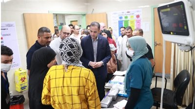 نائب وزير الصحة يتفقد المنشآت الصحية بمركز ملوي بالمنيا لتعزيز جودة الخدمات
