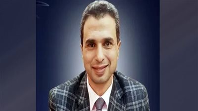 مدرسة بإدارة بيلا التعليمية تخالف قرار وكيل الوزارة بعدم تغيير الزي المدرسي