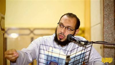 أحمد عبدالمنعم.. مفسر يربط القلوب بالقرآن