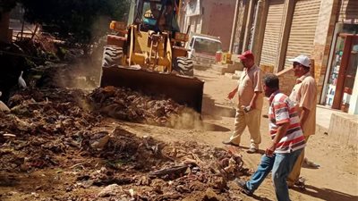 رفع 150 طن مخلفات من شوارع كوم حمادة بالبحيرة