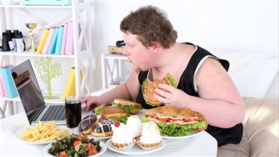 10 عادات يومية تدمر صحتك تدريجيًا دون أن تشعر