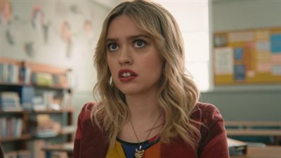 إيمي لو وود تدعم أطفال غزة في حفل جوائز إيمي 2025 