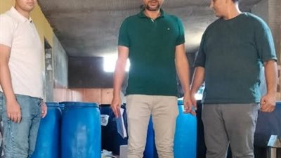 ضبط مصنع مخللات و ثلاجة لحفظ المواد الغذائية تعمل بدون ترخيص بالبحيرة