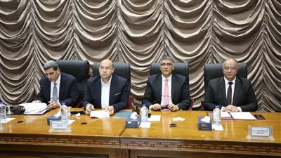 محافظ الجيزة يبحث مع مستثمري المناطق الصناعية بجرزا وعرب أبو ساعد دعم وتمويل المصانع