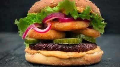 برجر الباذنجان النباتي المشوي.. المقادير وطريقة التحضير 