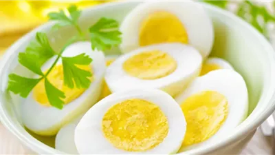 طبيبة روسية تكشف فوائد صادمة لتناول البيض باعتدال 
