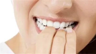 عواقب وخيمة من عادة قضم الأظافر