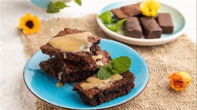 لعشاق الحلويات.. حضري براونيز الشوكولاتة بزبدة اللوتس اللذيذة