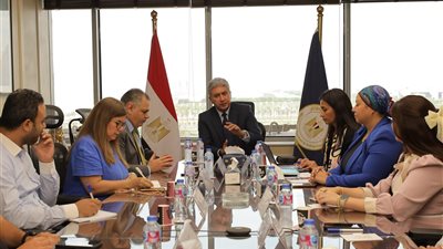 وزير السياحة  يلتقي مجموعة أصحاب المحتوى الرقمي المصريين لبحث التعاون للترويج السياحي والمشاركة في  