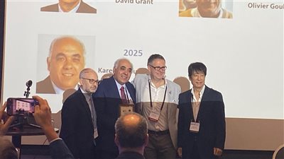 تكريم عالمي للبروفيسور كريم أبو المجد رائد زراعة الأمعاء في العالم ومؤسس قسم الجهاز الهضمي بمستشفى الناس