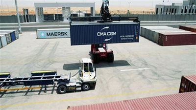 الموانىء البرية والجافة:  لميناء أكتوبر الجاف دور بارز في حركة الواردات والصادرات