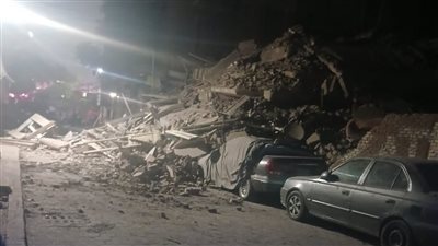 النيابة العامة والمعمل الجنايي يعاين عقار باب الشعرية المنهار