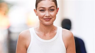 جيجي حديد تحتفل بعيد ميلاد ابنتها خاي وسط أجواء عائلية دافئة 