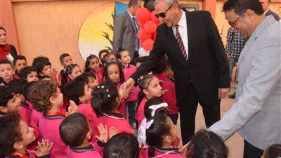 محافظ الغربية يتفقد عددًا من المدارس في بداية العام الدراسي