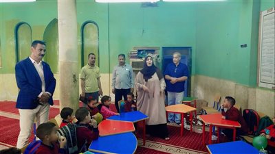 مدير تعليمية دشنا يقرر افتتاح قاعة إضافية برياض أطفال مدرسة السلام الابتدائية 