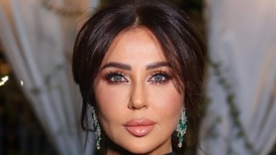 الزمرد يعكس فخامة رابعة الزيات (صور)