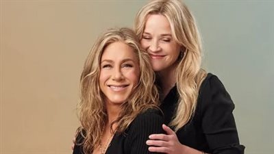 جينيفر أنيستون تُفاجأ بالاسم الحقيقي لريس ويذرسبون بعد 25 عامًا من الصداقة