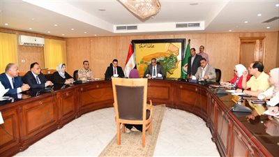 محافظ الفيوم مع المواطنين في اللقاء الأسبوعي   