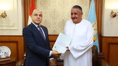 محافظ كفرالشيخ يُسلم 26 عقد تقنين جديد لأراضي أملاك الدولة