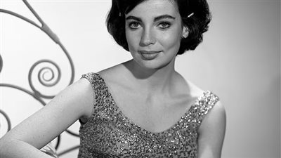 نجمة هوليوود التي تنبأت باغتيال كينيدي وماتت خنقًا في ظروف غامضة