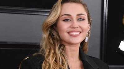 مايلي سايرس تكشف عن 