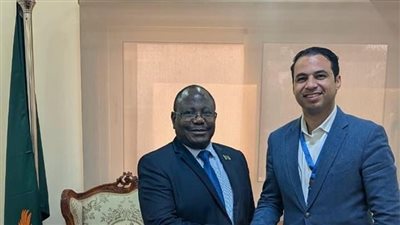 رجل الأعمال علي سالم يلتقي السفير الزامبي لبحث فرص التبادل التجاري بين مصر وزامبيا