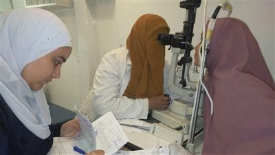 الكشف على 1739 مواطن ضمن مبادرتي «حياة كريمة» و«100 يوم صحة» بالشرقية