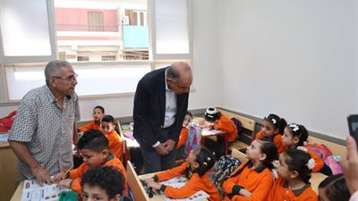 محافظ المنيا يتفقد عددا من المدارس التعليمية 