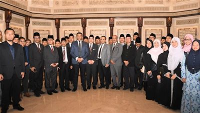في ضيافة الأوقاف.. زيارة القضاة الشرعيين الماليزيين لمسجد مصر الكبير